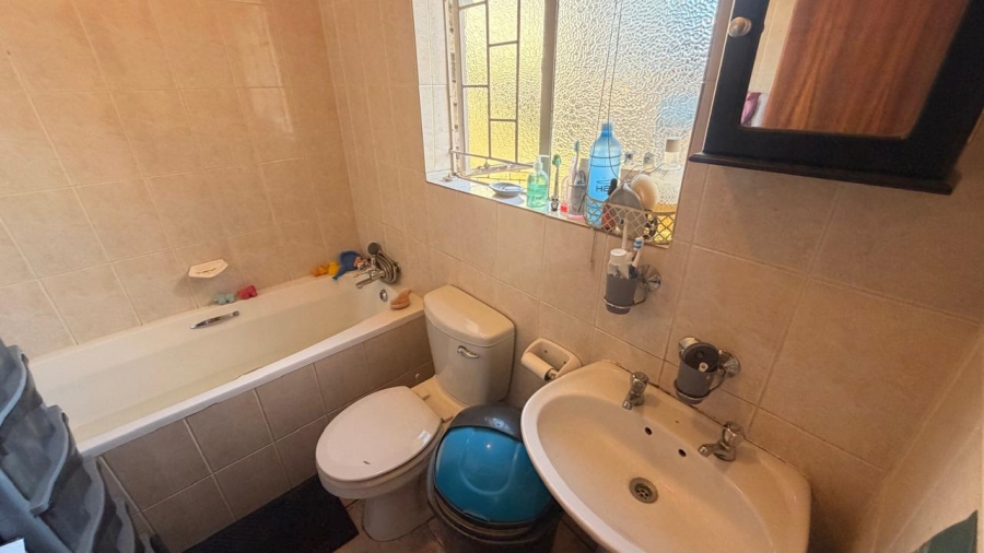 3 Bedroom Property for Sale in Roylglen Gardens Northern Cape